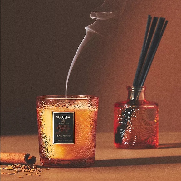 ✨HP✨ Voluspa Japonica Spiced Pumpkin Latte Glass Jar Candle & Reed Diffuser Set - Picture 2 of 8